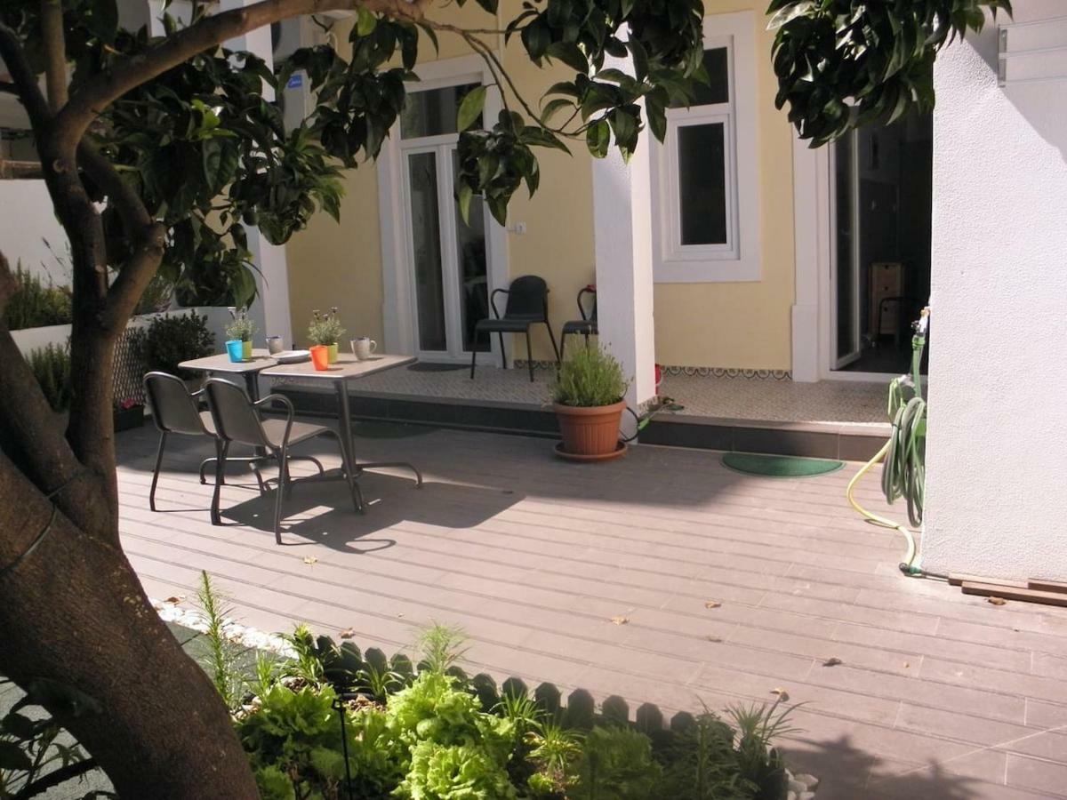 Sunny Orange Garden Apartment In Central Лісабон Екстер'єр фото